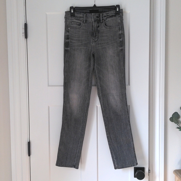 WHBM 2L high-rise straight stretch jeans, excellent condition - Picture 3 of 3